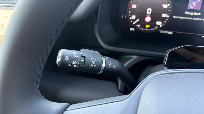 Land Rover Defender 3.0 D250 X-Dynamic SE 90 3dr Auto Diesel Estate - Image 53
